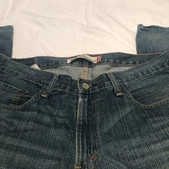 Levi’s Jeans 559 size34/30 medium wash - Picture 7 of 10